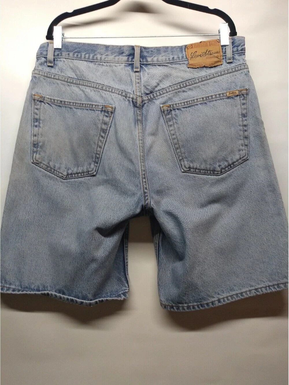 Levi Strauss Men's Jean Shorts W36 Light Wash 042